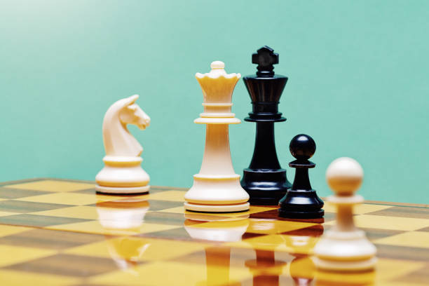 Best British Acacia & Boxwood Club Chess Pieces in Chelmsford