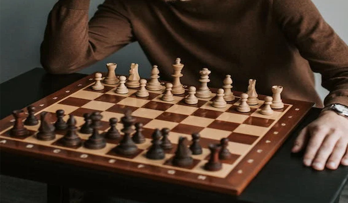 Exploring the Standard Mahogany Maple Chessboard in Newry