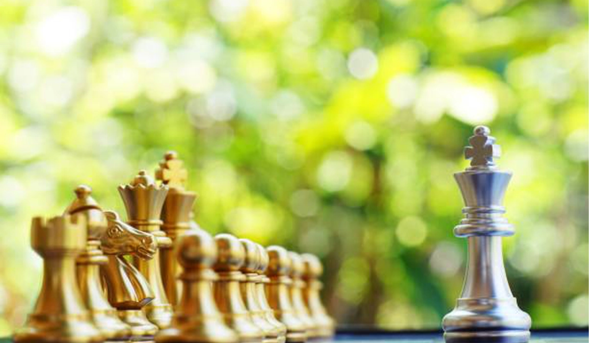 Contemporary Anegre Old English Chess Set in Truro