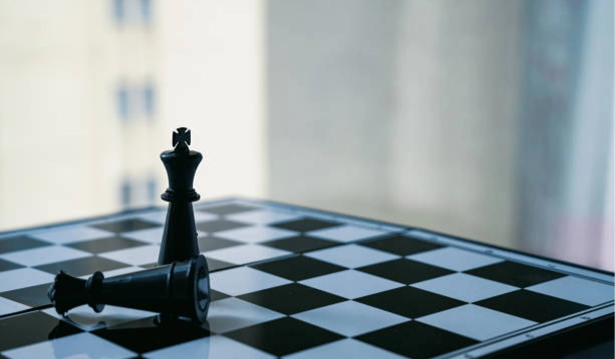Imperial Design Boxwood and Ebonised Chess Pieces in Bradford