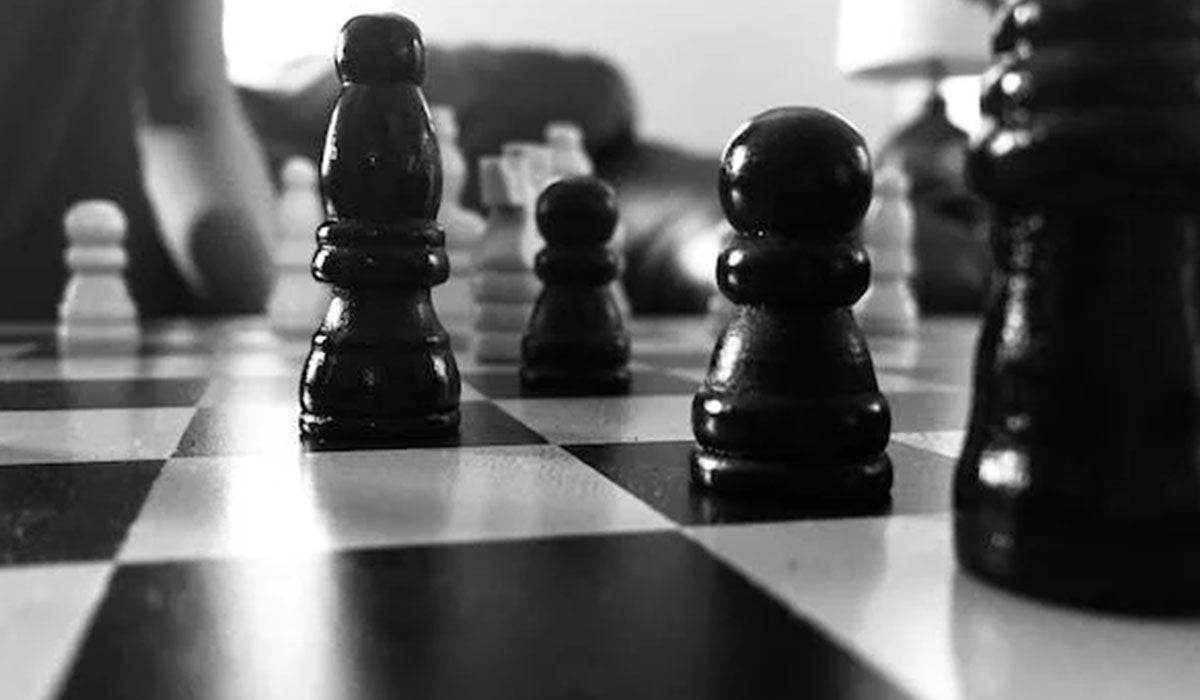 The Timeless Appeal of the Walnut and Maple Chessboard in Nottingham