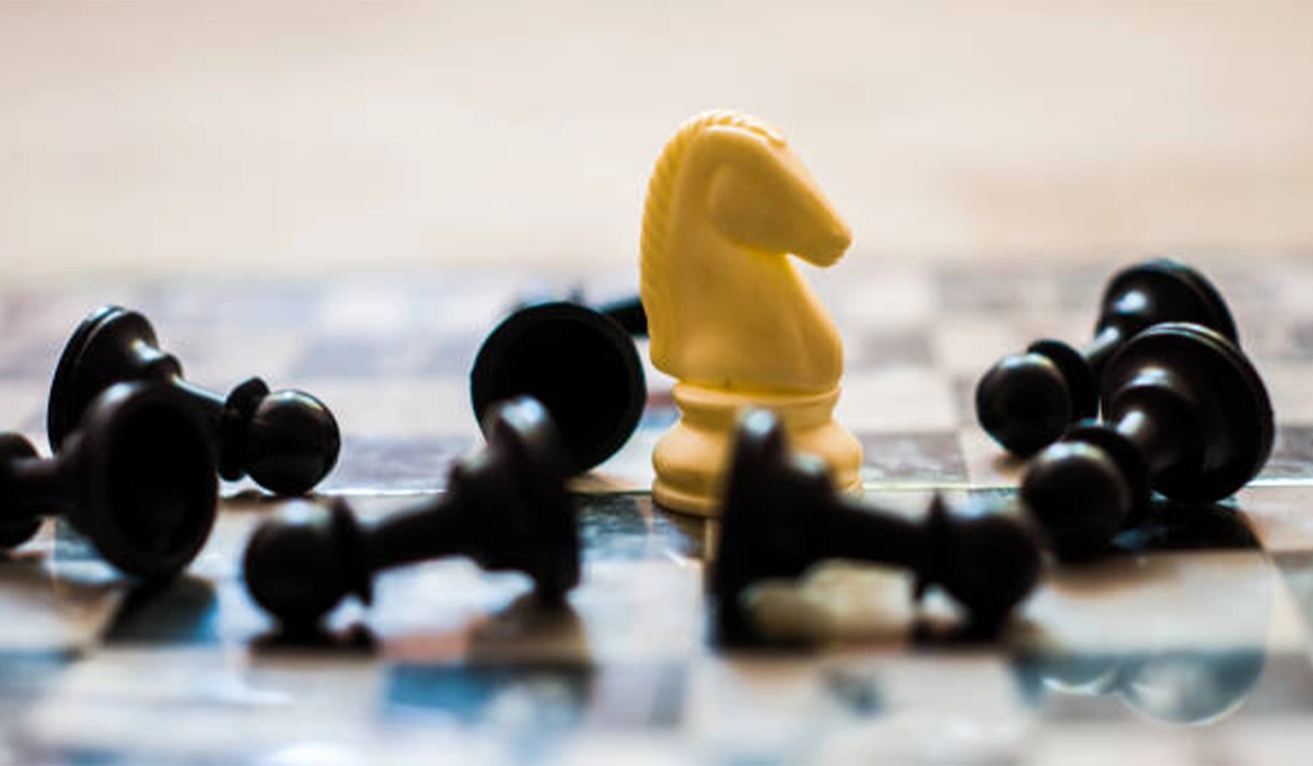 Leningrad Series Acacia Chess Men in Salisbury