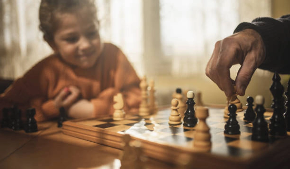 Acacia Mahogany Chess Set in St Albans
