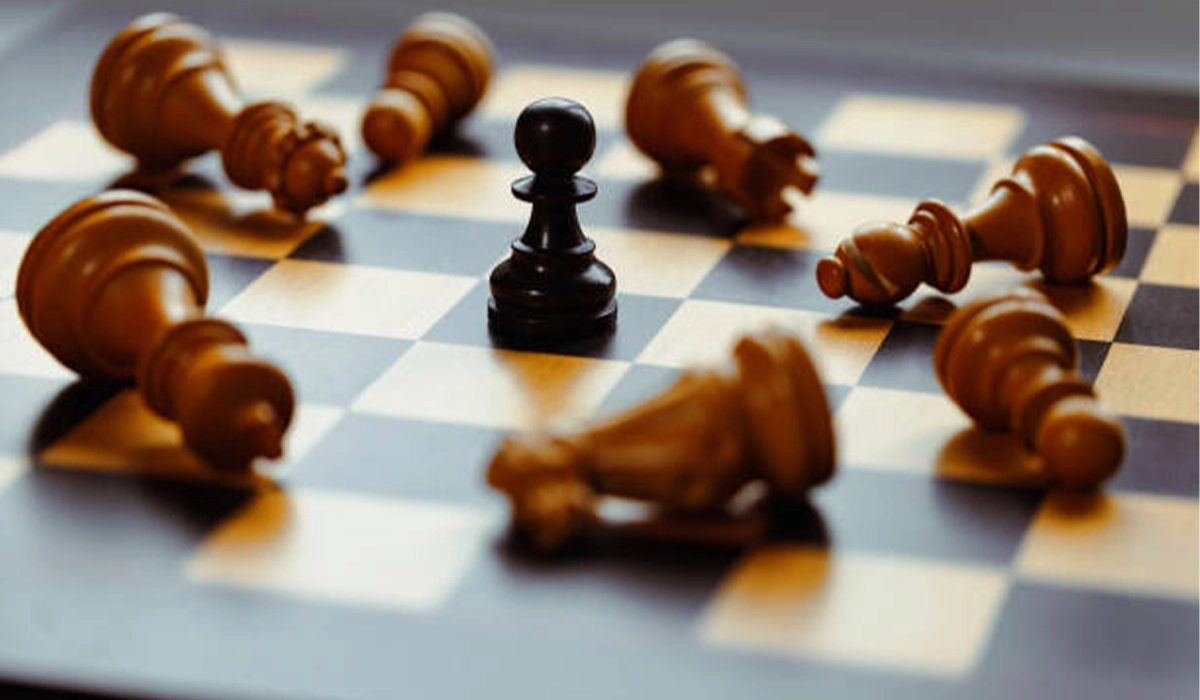 Ebonised Leningrad Chess Pieces in Dundee