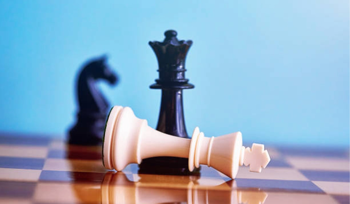 Craftsman Ebony Pieces in Black and Maple Chess Set in York