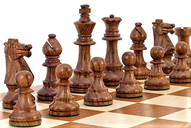 3.75 Inch British Acacia & Boxwood Club Chess Pieces