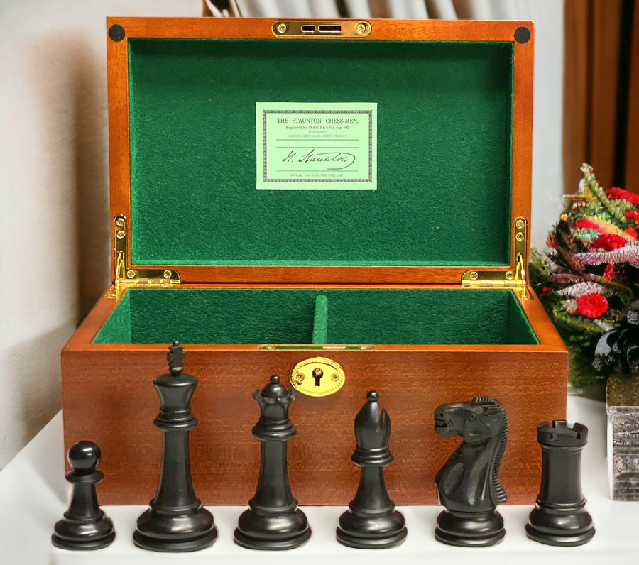 Old English Black Chess Pieces & Mahogany Box - Official Staunton™ 