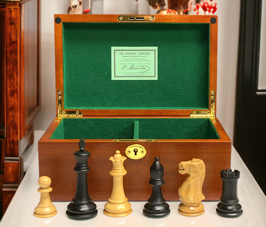Old English Black Chess Pieces & Mahogany Box - Official Staunton™ 