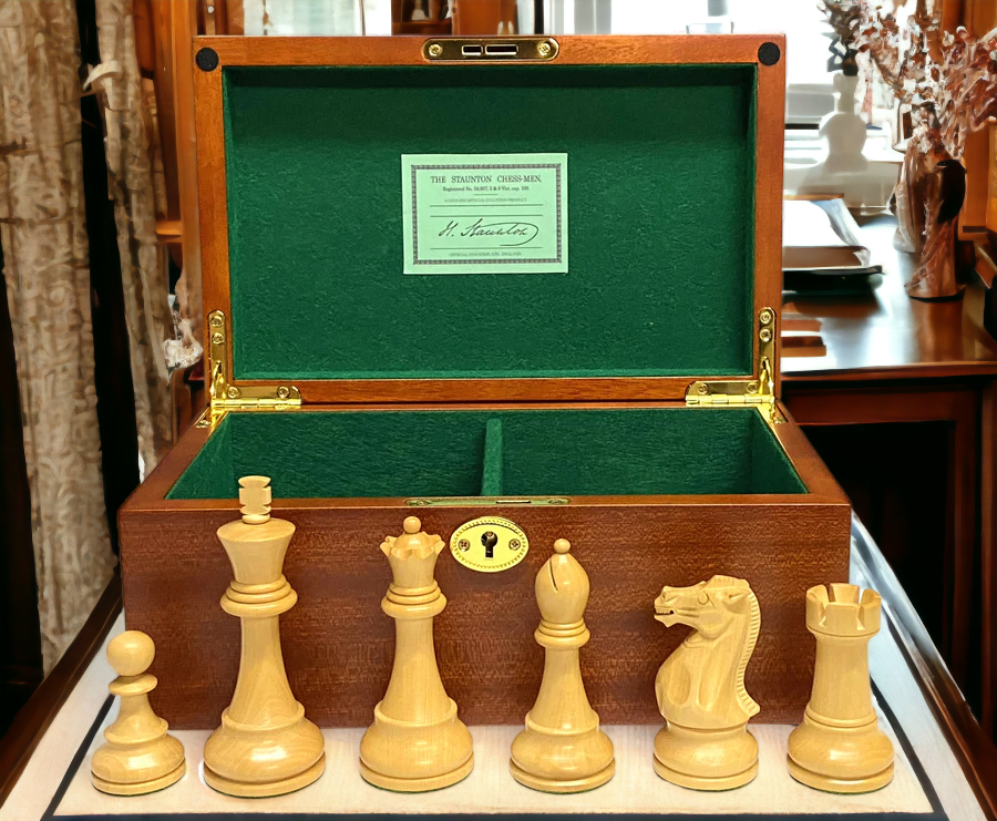 4" Staunton Acacia Winchester Chess Pieces & Mahogany Box - Official Staunton™ 