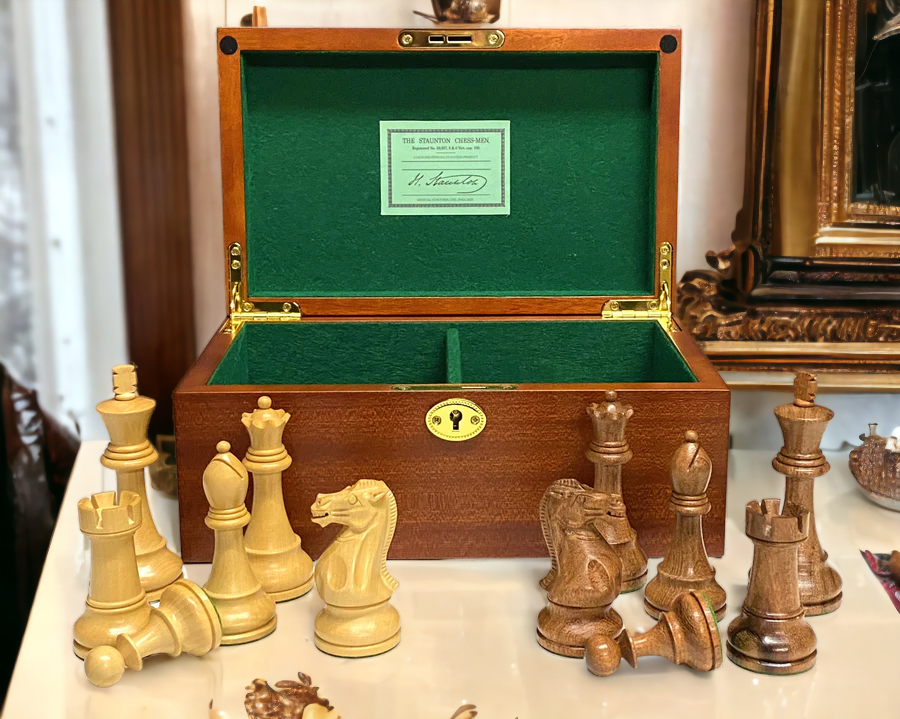 4" Staunton Acacia Winchester Chess Pieces & Mahogany Box - Official Staunton™ 