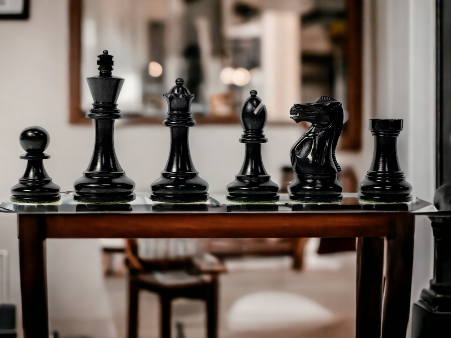 Stallion Black Chess Pieces, Mahogany Chess Board & Mahogany Box - Official Staunton™ 