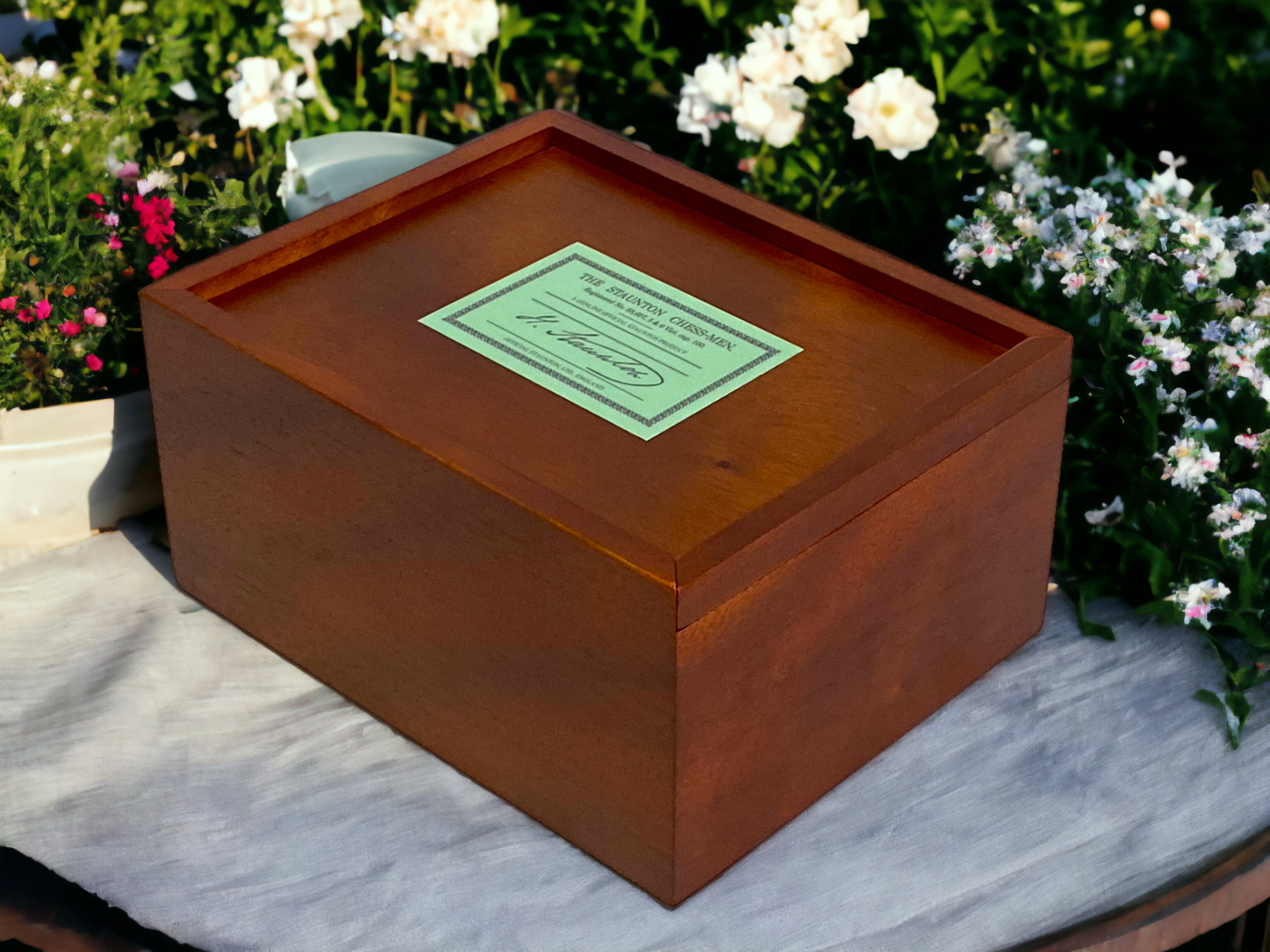 Club Classic Ebonised Chessmen & Slide Lid Box - Official Staunton™ 